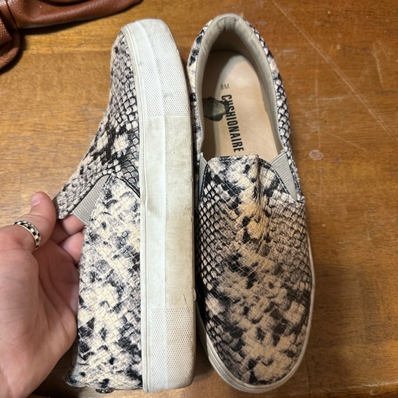Cushionaires snake platform “van” style slip ons - Picture 4 of 7